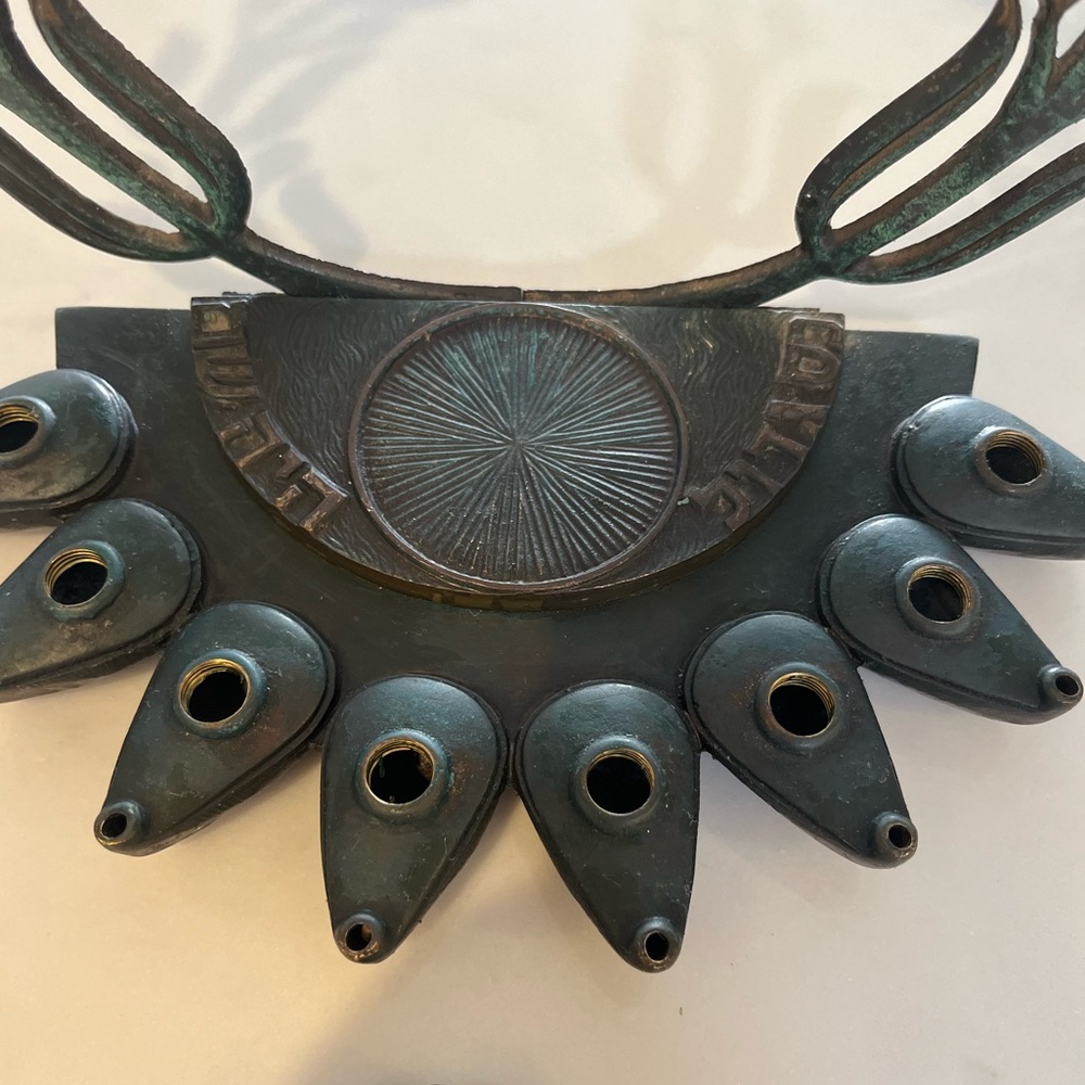 Vintage Brass Olive Leaves APPL. NO841 Oil And Candle Hanukkah Menorah - Picture 3 of 14